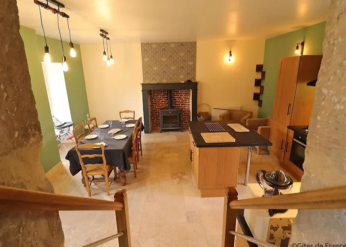 Maison Ancienne Charmante Avec Jardin Clos Et Animaux Acceptes - Fr-1-497-150 度假居